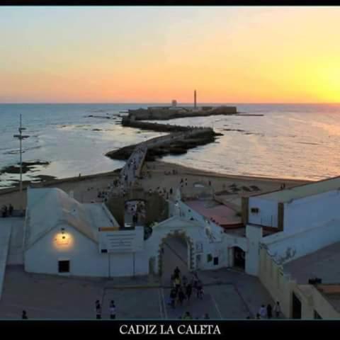El Rincon De La Caleta Apartment Кадис Екстериор снимка